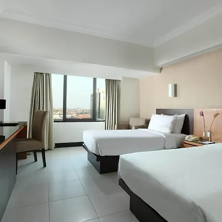 Hotel Santika Pandegiling - Surabaya Exterior photo